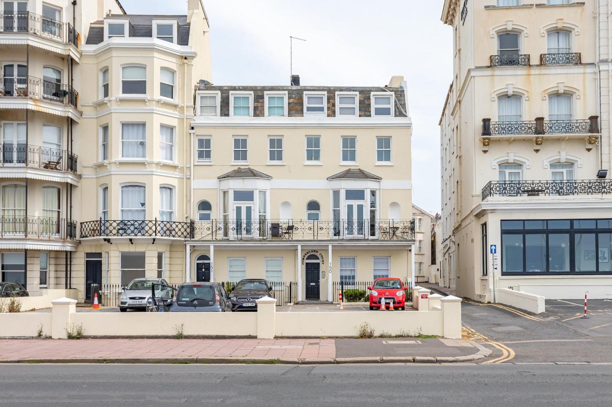Beaches Brighton - Luxury Seafront Accommodation Exterior photo
